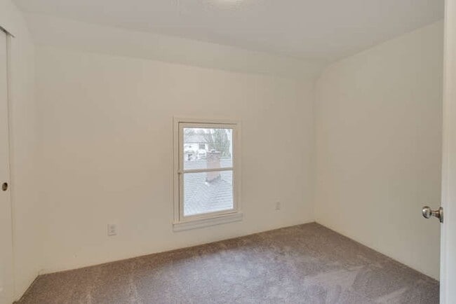 Building Photo - 624NW