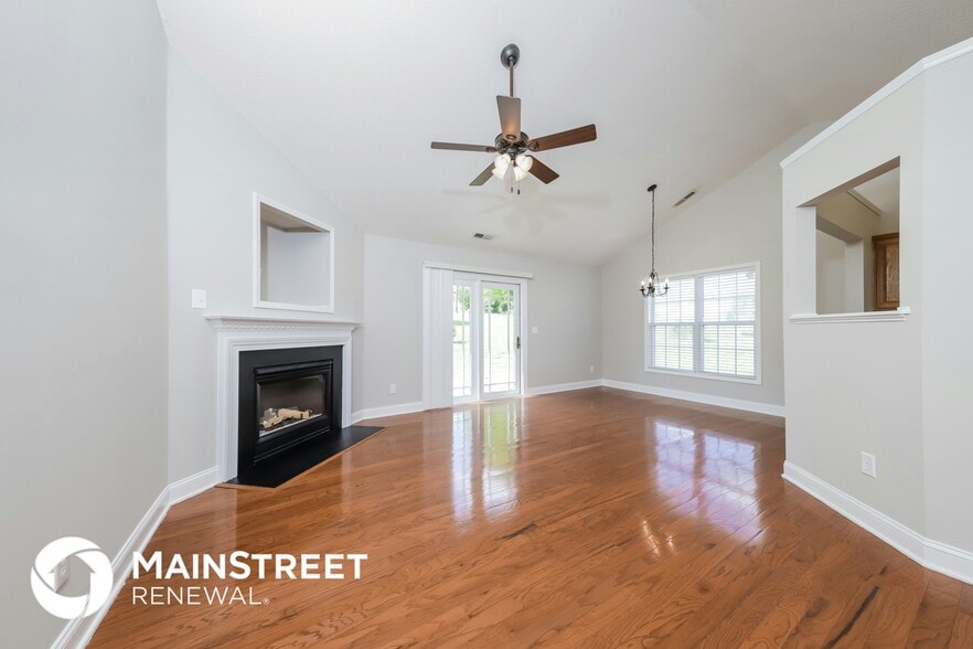 Building Photo - 4700 Seminole Ct