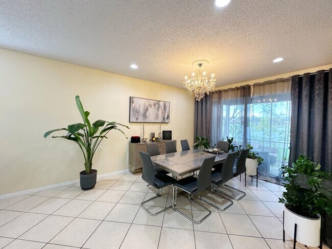 Building Photo - 5152 Woodfield Way