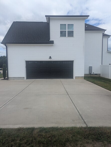 Building Photo - 140 Eagle Chase Dr