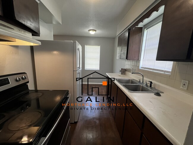 Building Photo - 102 Lucian Cir
