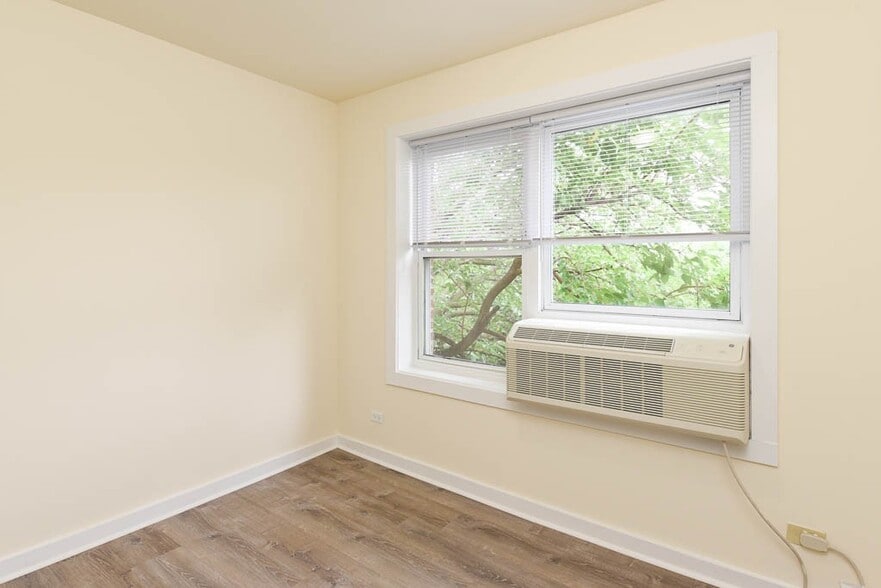 Building Photo - 1850 N Humboldt Blvd