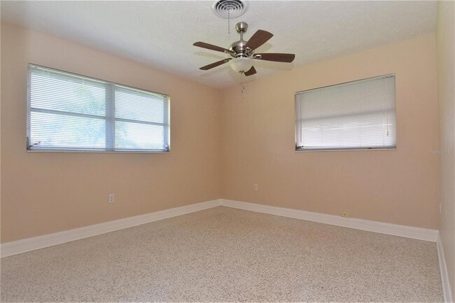 Building Photo - 6611 Colonial Dr