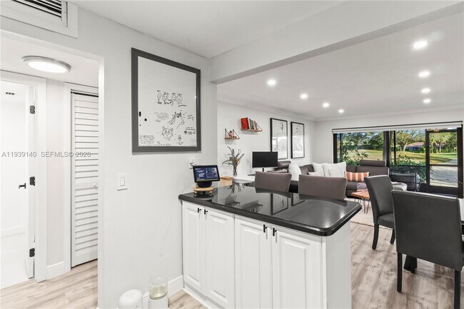 Building Photo - 9001 Jacaranda Ln