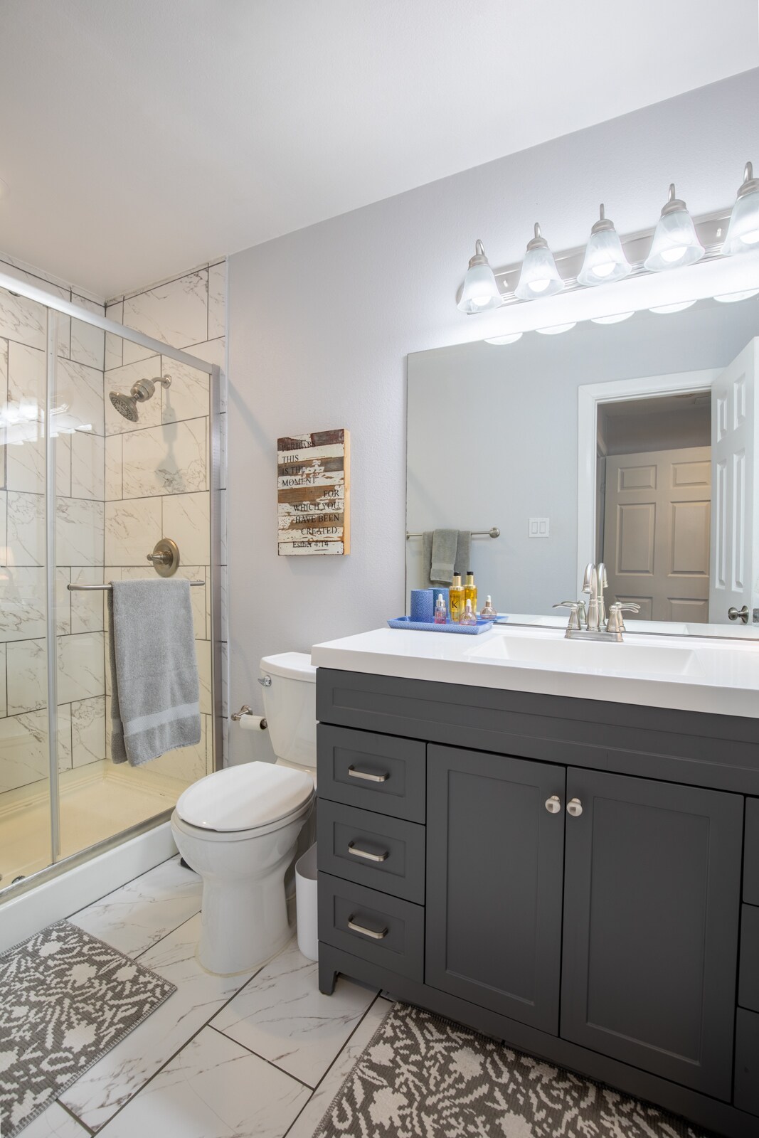 Primary Bath - 510 W Oak St