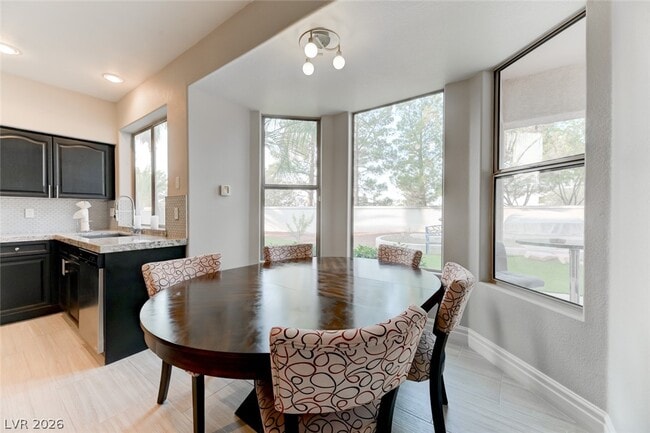 Building Photo - 5 Chateau Whistler Ct