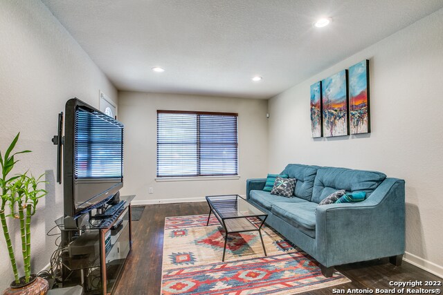 Building Photo - 411 Dresden Dr