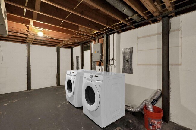 Building Photo - 5371 Poplarwood Rd