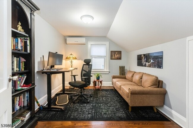 Building Photo - 169 Heywood Ave