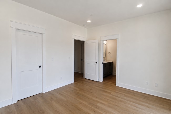 Building Photo - 1358 Belfair St