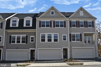 Building Photo - 262 Short Branch Rd