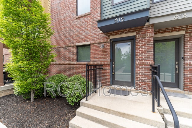 Building Photo - 616 Pomeroy St