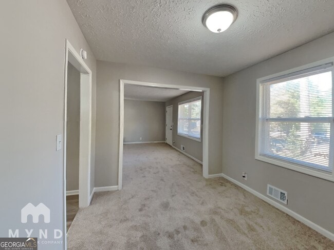 Building Photo - 2945 Botany Dr