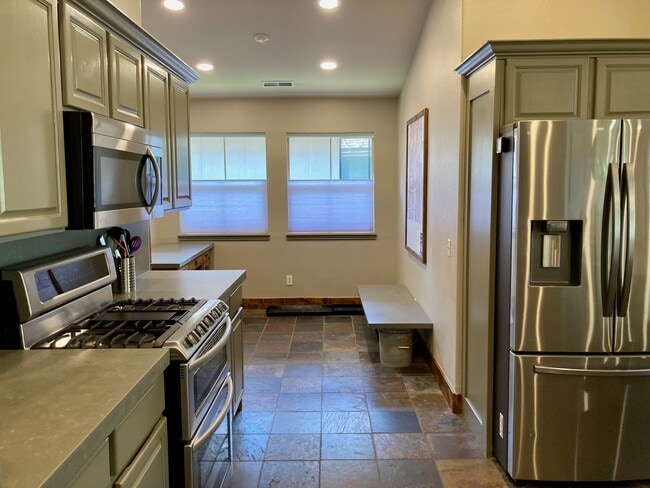 Building Photo - 4087 Worthington Dr