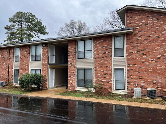 Building Photo - 3945 Macon Rd