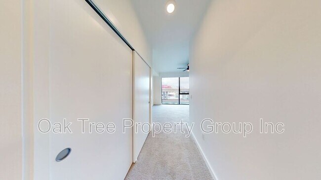 Building Photo - 532 Union St