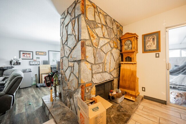 Building Photo - No HOA- Single story pool home