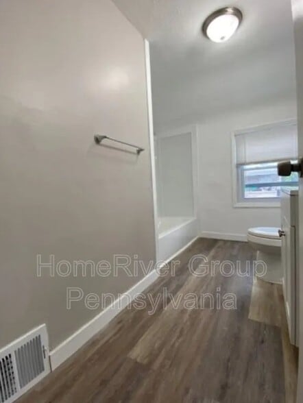 Building Photo - 1745 Pierce St