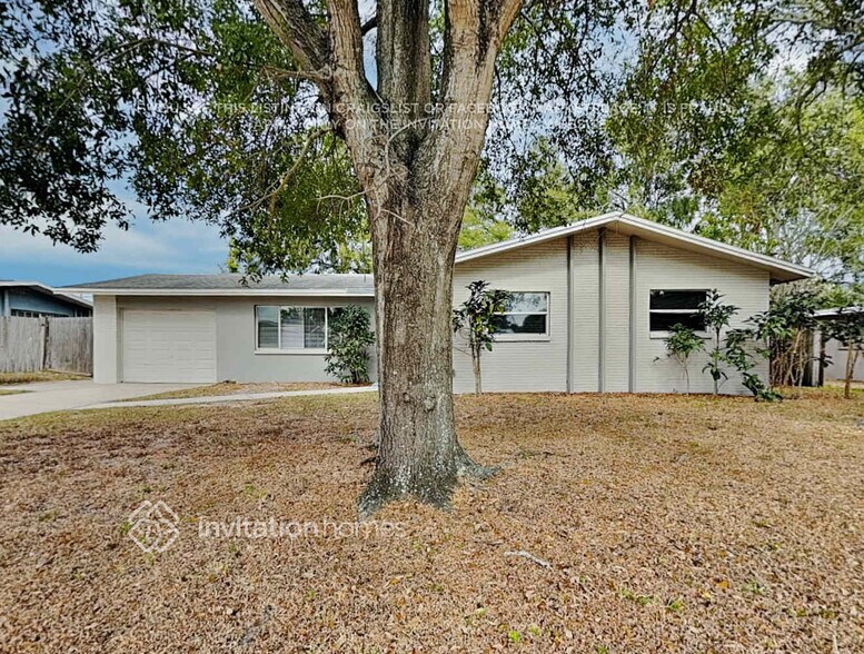 Primary Photo - 1752 Thames St