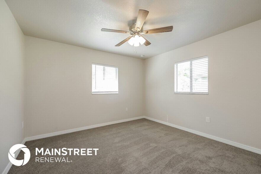 Building Photo - 1318 Arrow St