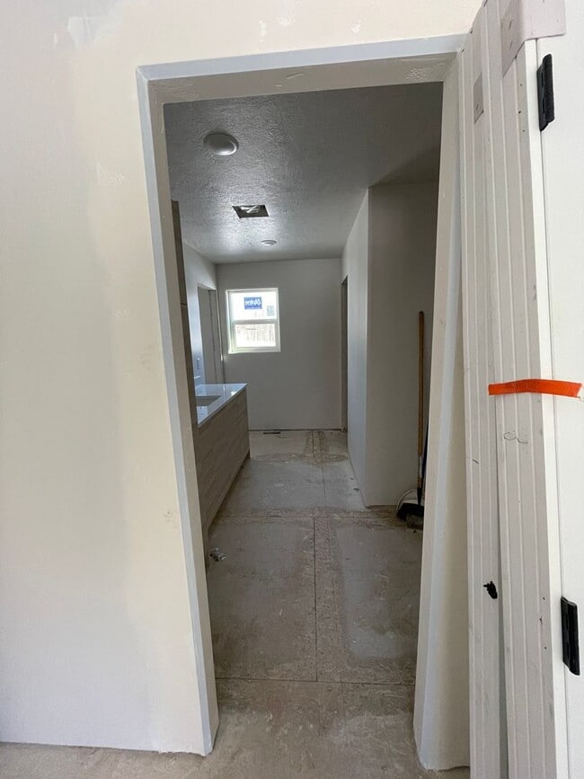 Building Photo - 7442 N Paw St