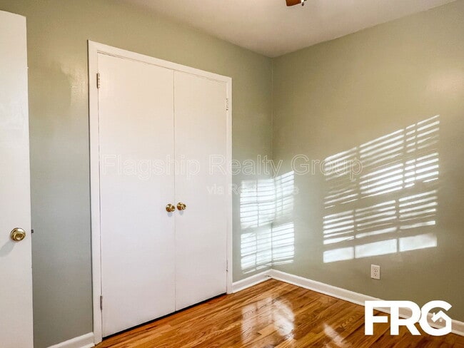 Building Photo - 111 W 15th St