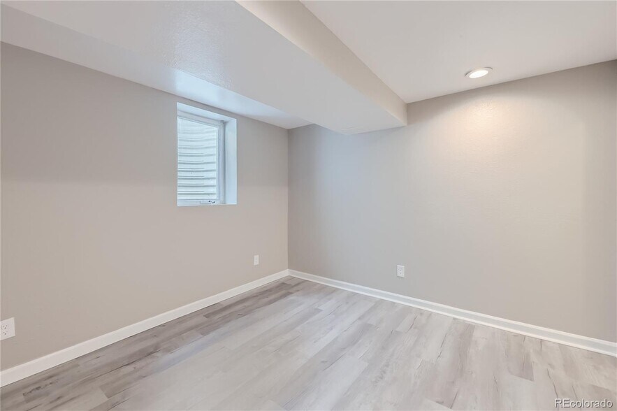 Building Photo - 8876 Lipan St