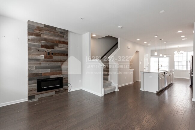 Building Photo - 7113 Rowlock Aly