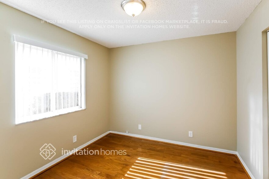 Building Photo - 10841 SW 14th Ct
