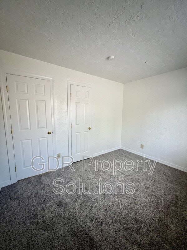 Building Photo - 3529 Ross Ave SE