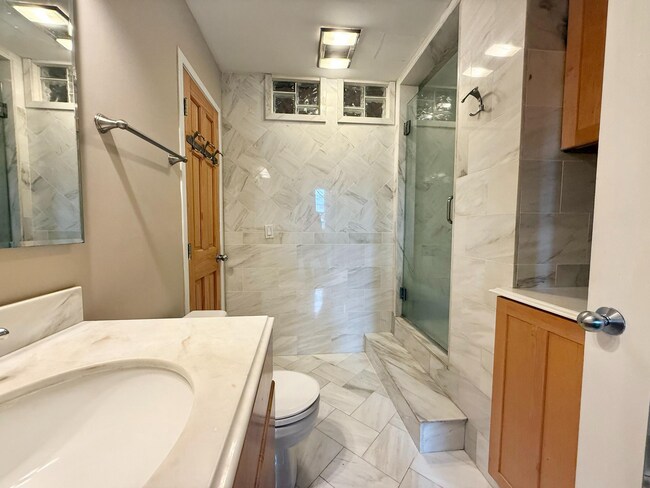 Building Photo - 3 N Christopher Columbus Blvd