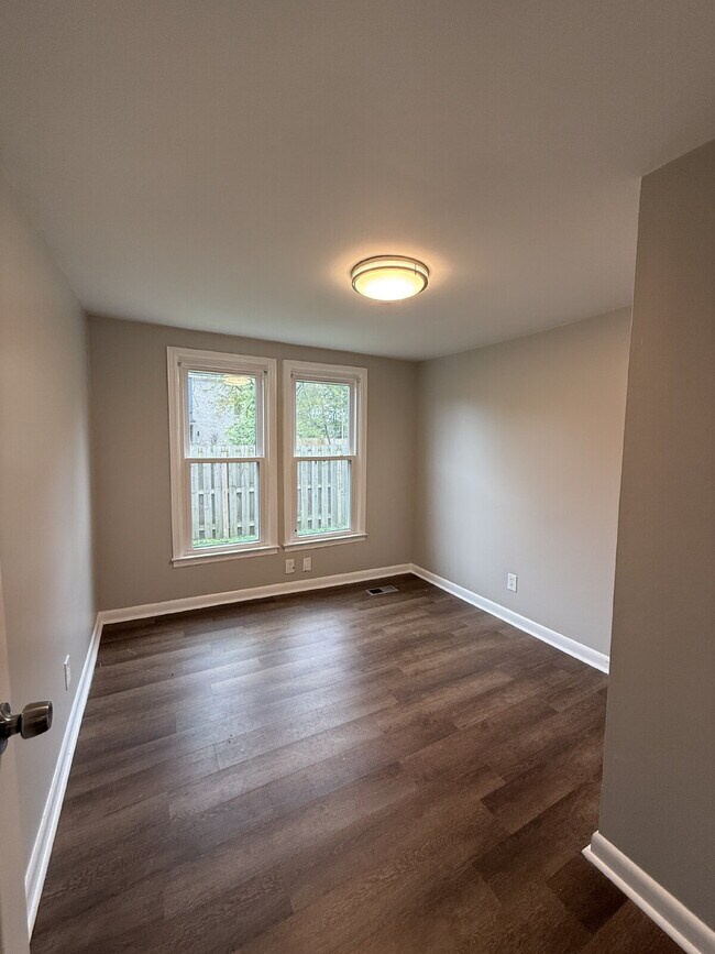 Building Photo - 1/2 off one month with18 monthlease.  "Cozy 3-Bedroom Home with 2 Baths in Huntsville's Heart - 1...