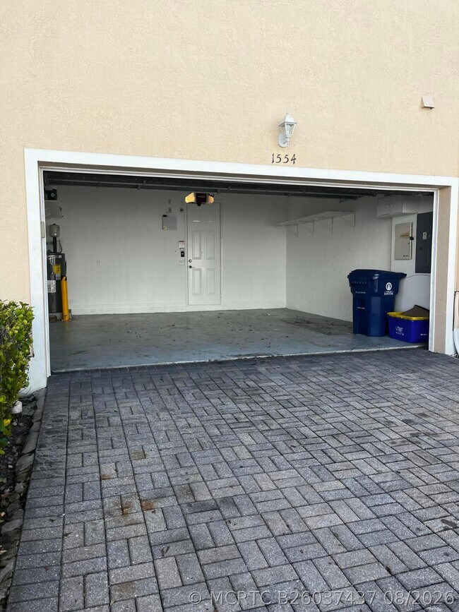 Building Photo - 1554 Limetree Bay Ave