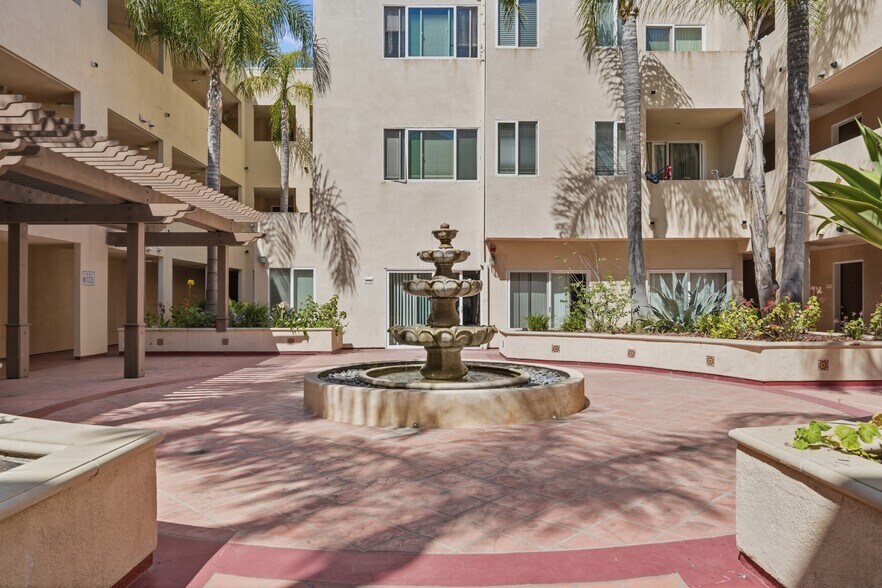 Building Photo - 13941 Sherman Way