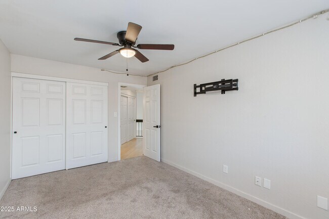 Building Photo - 7344 N 43rd Ave