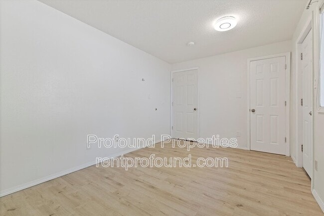 Building Photo - 9045 SW Pinto Ct