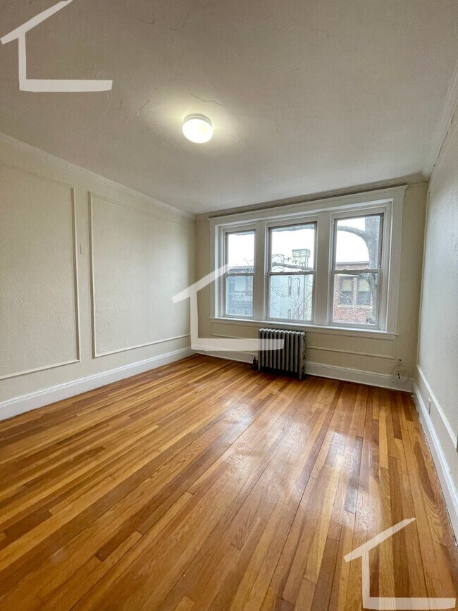 Building Photo - 8 Vinal St