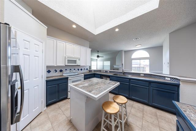 Building Photo - 10403 Joy Dr