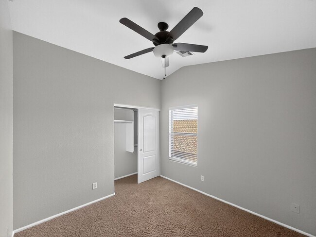 Building Photo - Beautifu;l 4Bed/2.5Bath, Private Pool Home!