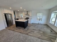 Building Photo - 207 Spruce Ln