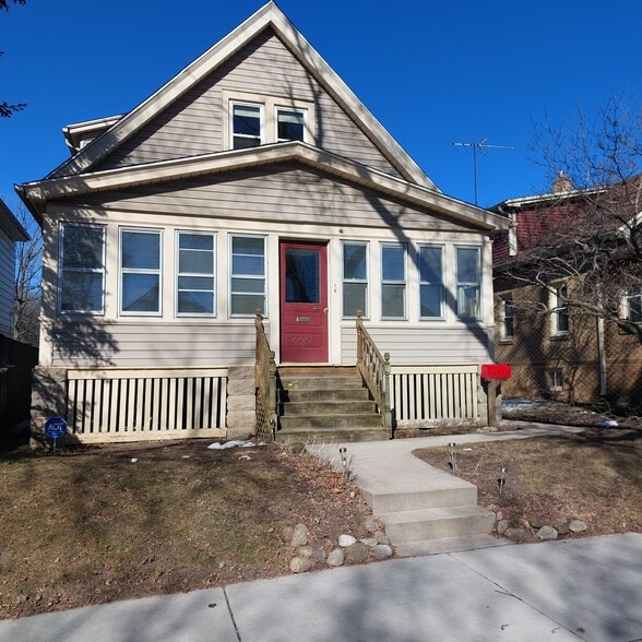 Front Exterior - 6642 W Stevenson St