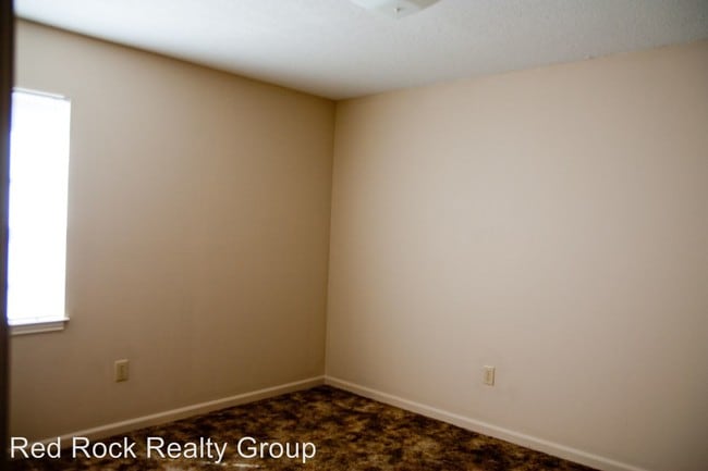 Building Photo - 1337 15th Ave S