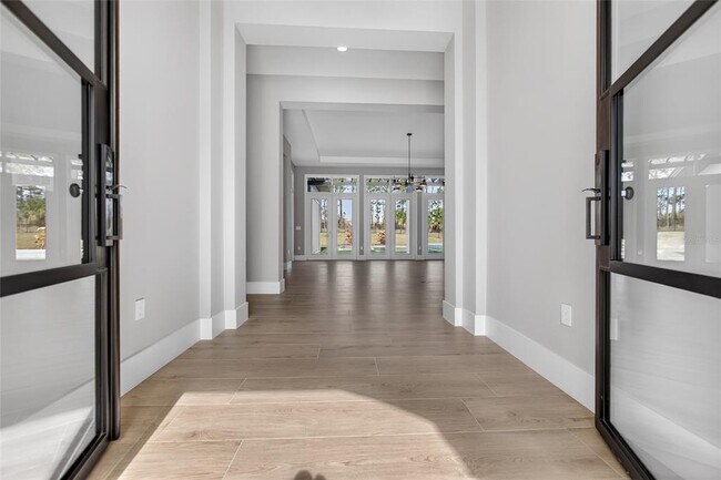 Building Photo - 16130 Pendio Dr