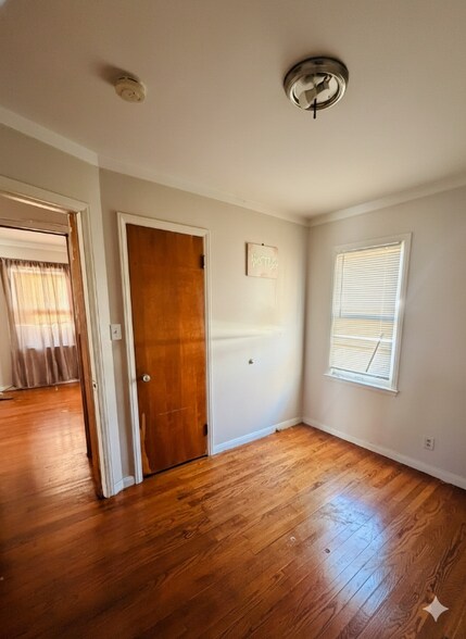 Building Photo - 15625 Bringard Dr