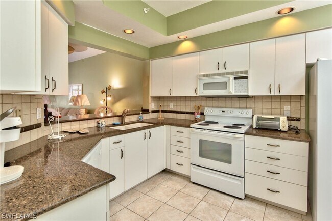Building Photo - 4200 Sawgrass Point Dr