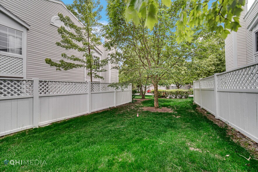 Building Photo - 425 Monmouth Ct