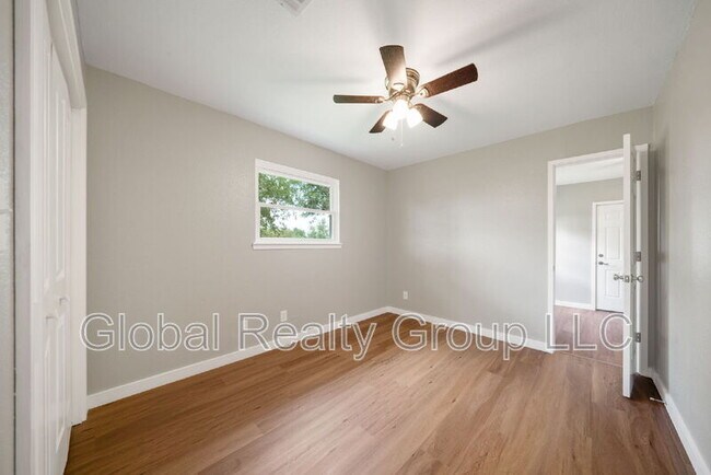 Building Photo - 385 W Faust St