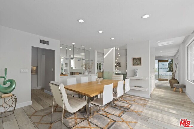 Building Photo - 641 Walther Way