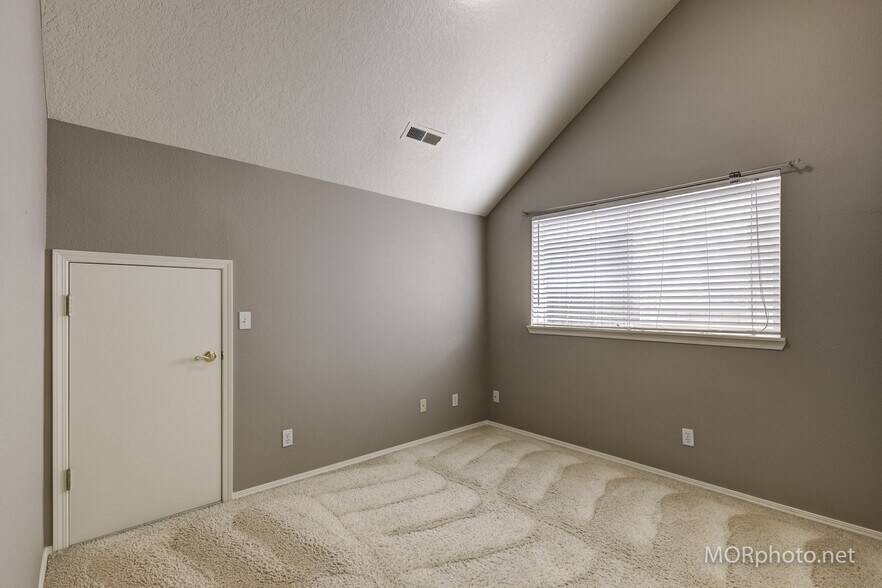 Building Photo - 12840 SW Harlequin Dr
