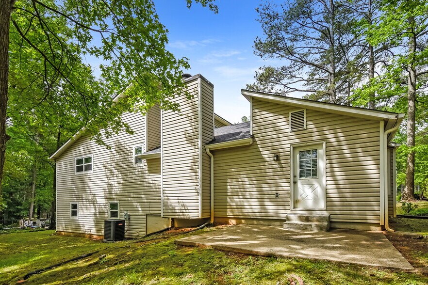 Building Photo - 6513 Mitchell Ln SW
